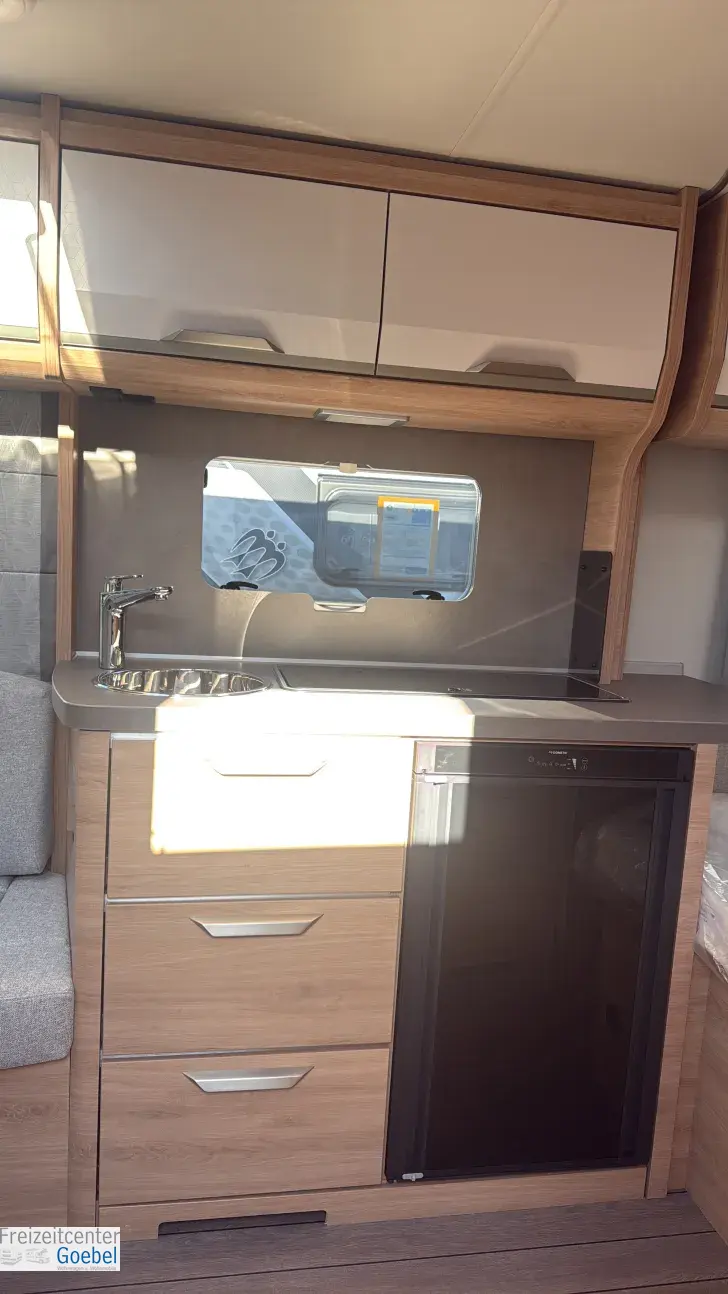 Küchen Knaus Südwind 450 FU 60 YEARS Die Caravan Ikone