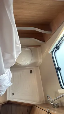 Toilette Knaus Südwind 450 FU 60 YEARS Die Caravan Ikone