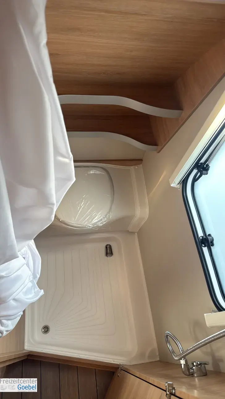 Toilette Knaus Südwind 450 FU 60 YEARS Die Caravan Ikone