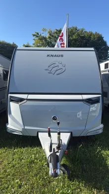 Frontal Vorne Knaus Südwind 450 FU 60 YEARS Die Caravan Ikone