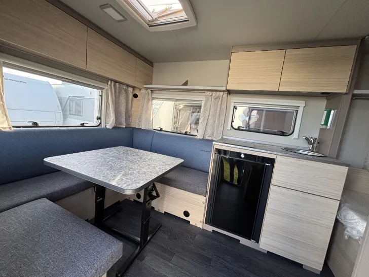 Fahrzeugbild Weinsberg CaraCito 450 FU Cara-Cito Paket 1350KG #5