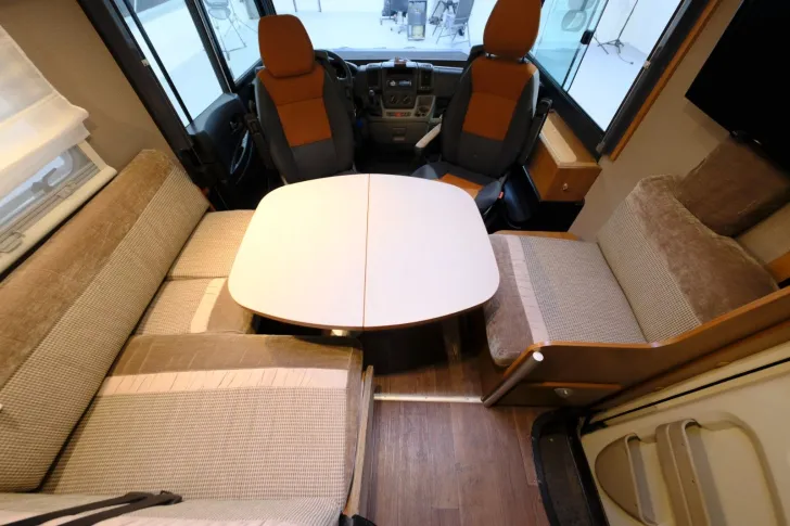 Fahrzeugbild Itineo JB 740/Einzelbetten+Hubbett/Garage/Klima/Markise #6