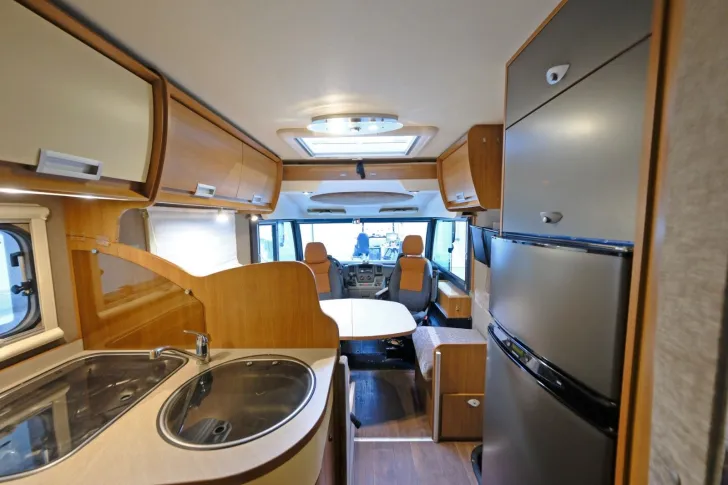 Fahrzeugbild Itineo JB 740/Einzelbetten+Hubbett/Garage/Klima/Markise #7