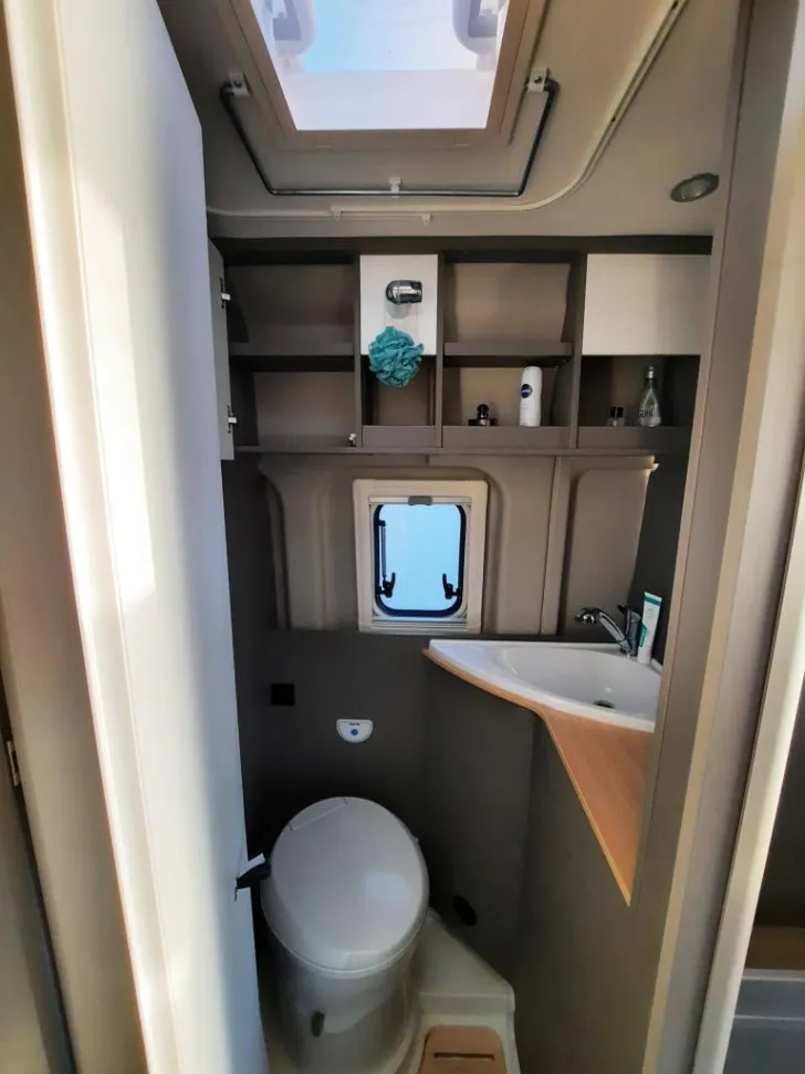 Fahrzeugbild LMC Innovan 600 #18