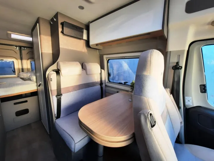 Fahrzeugbild LMC Innovan 600 #7