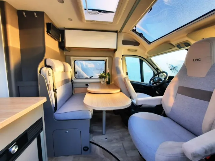 Fahrzeugbild LMC Innovan 600 #9