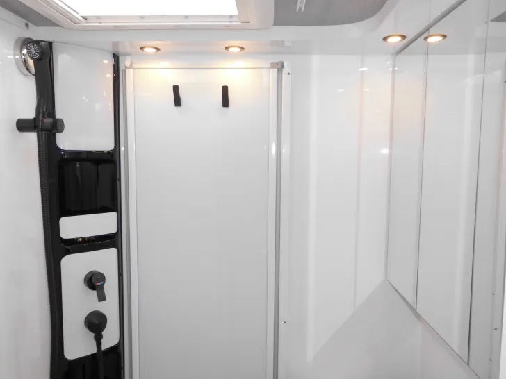 Fahrzeugbild Hobby ONTOUR C 680 GE 2026 AUTOMATIK SOFORT verf. #18