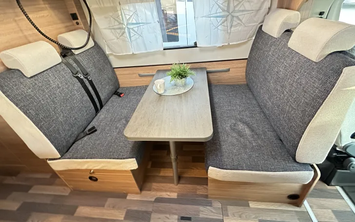 Fahrzeugbild Weinsberg CaraHome 650 DG #9
