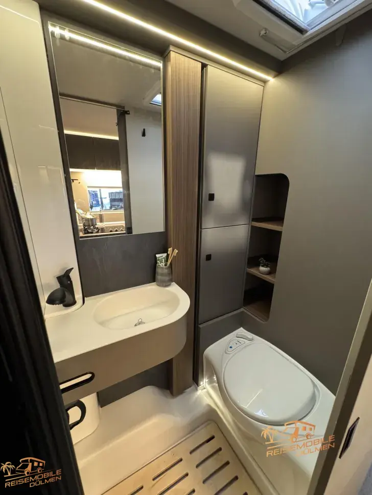 Fahrzeugbild LMC Cruiser 740 EL #19