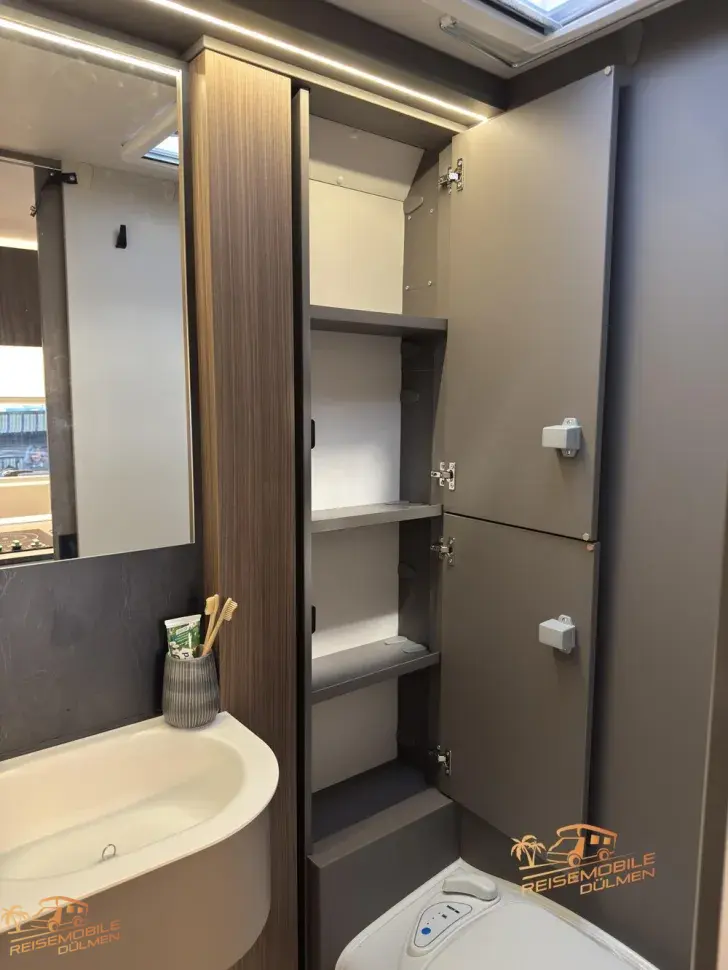 Fahrzeugbild LMC Cruiser 740 EL #20