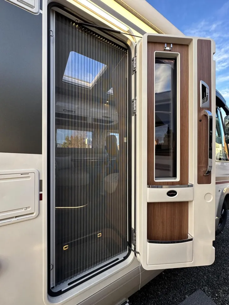 Fahrzeugbild Carthago chic e-line I 50 LE DA #27