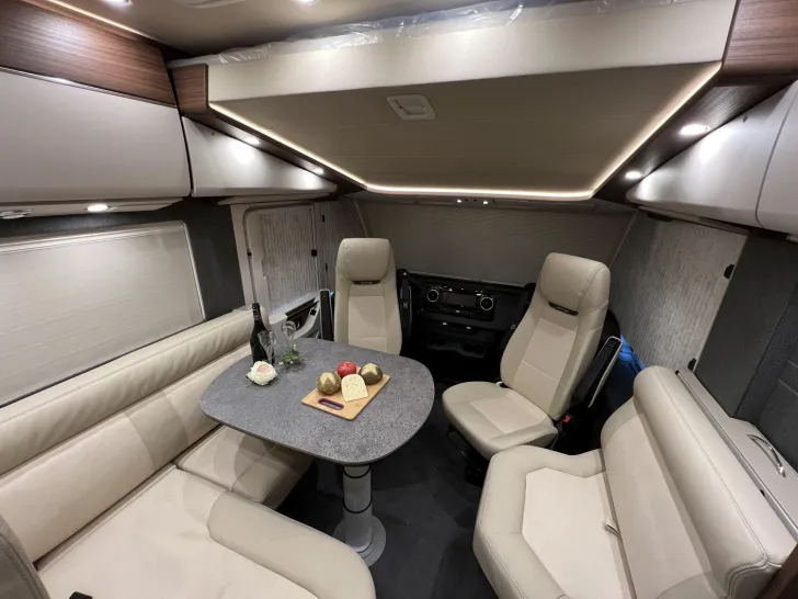 Fahrzeugbild Carthago chic c-line I 4.9 LE Mercedes (313) #13