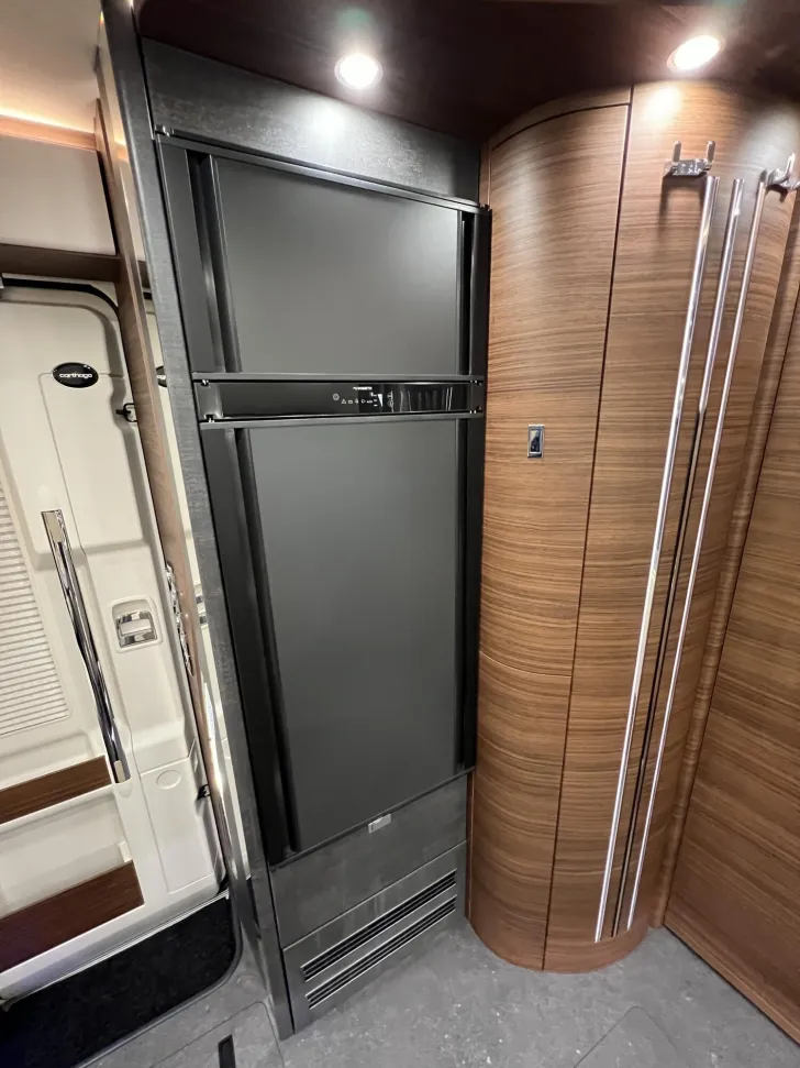 Fahrzeugbild Carthago chic c-line I 4.9 LE Mercedes (313) #23