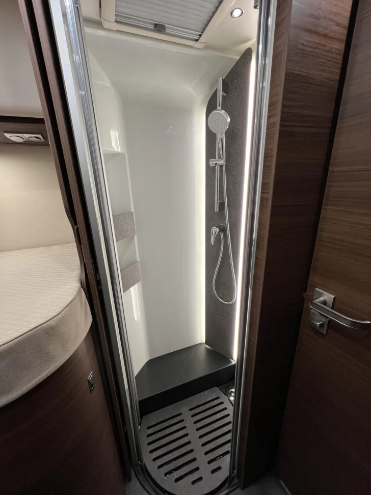 Fahrzeugbild Carthago chic c-line I 4.9 LE Mercedes (313) #35