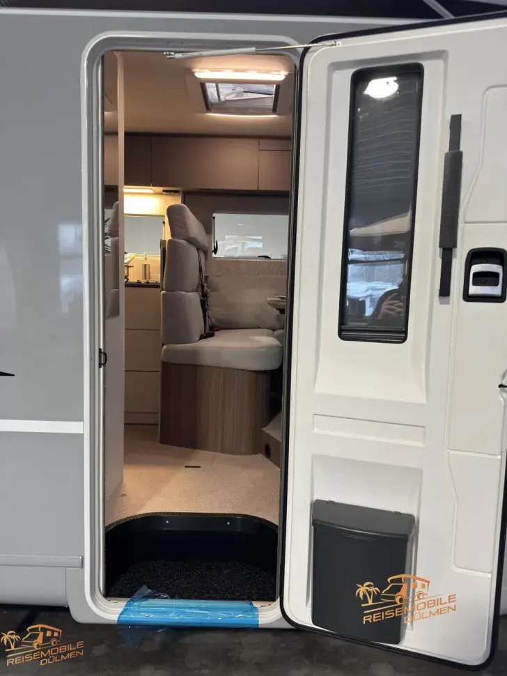Fahrzeugbild LMC Cruiser 750 EL 8G. Auto. #10