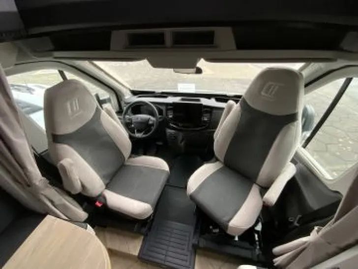 Fahrzeugbild Challenger Teilintegriert 287 Graphite Edition Arctic + Zubehör #5