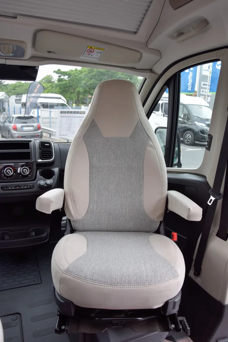 Fahrzeugbild Carado CV600 pro+ *Aufstelldach*Schwenkbad* #14