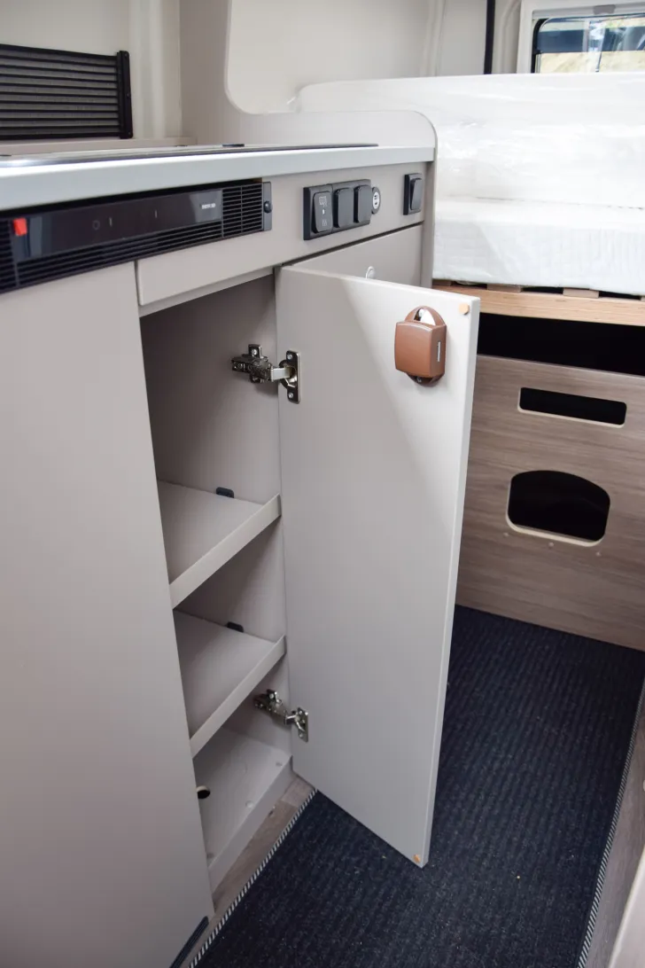 Fahrzeugbild Carado CV600 pro+ *Aufstelldach*Schwenkbad* #23