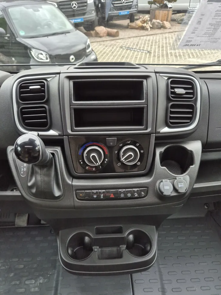 Fahrzeugbild Carado T447 pro+ *Hubbett*Markise*Safety-Paket* #10