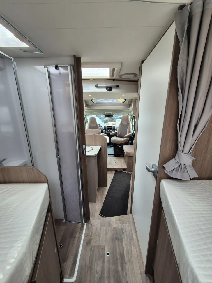 Fahrzeugbild Carado T447 pro+ *Hubbett*Markise*Safety-Paket* #32