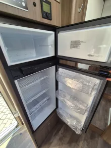 Fahrzeugbild Carado T447 pro+ *LED*Hubbett*180PS* #20