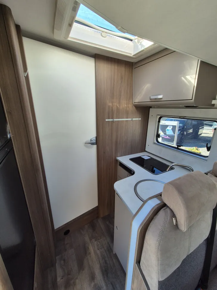 Fahrzeugbild Carado T447 pro+ *LED*Hubbett*180PS* #22