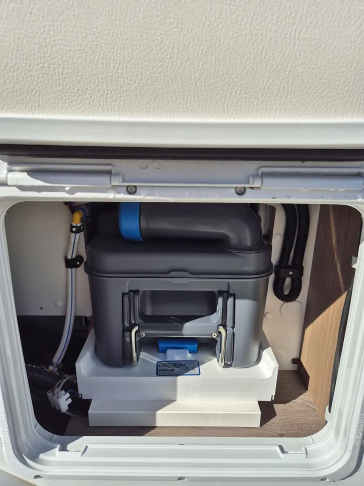 Fahrzeugbild Carado T447 pro+ *LED*Hubbett*180PS* #32