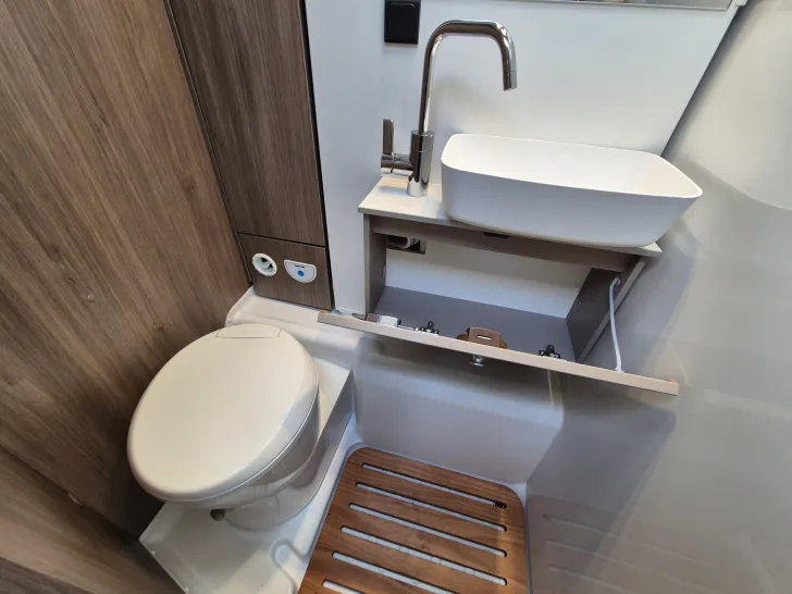 Fahrzeugbild Carado T338 pro+ *LED*Hubbett*Digital-Paket* #29