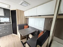 Fahrzeugbild Hobby De Luxe 460 SL/Bettverbreitung/Vorzeltsteckdose #6