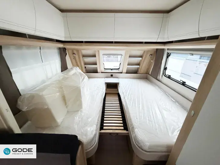 Fahrzeugbild Hobby De Luxe 460 SL/Bettverbreitung/Vorzeltsteckdose #9