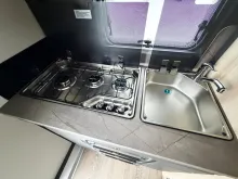Fahrzeugbild Hobby De Luxe 460 SL/Bettverbreitung/Vorzeltsteckdose #15