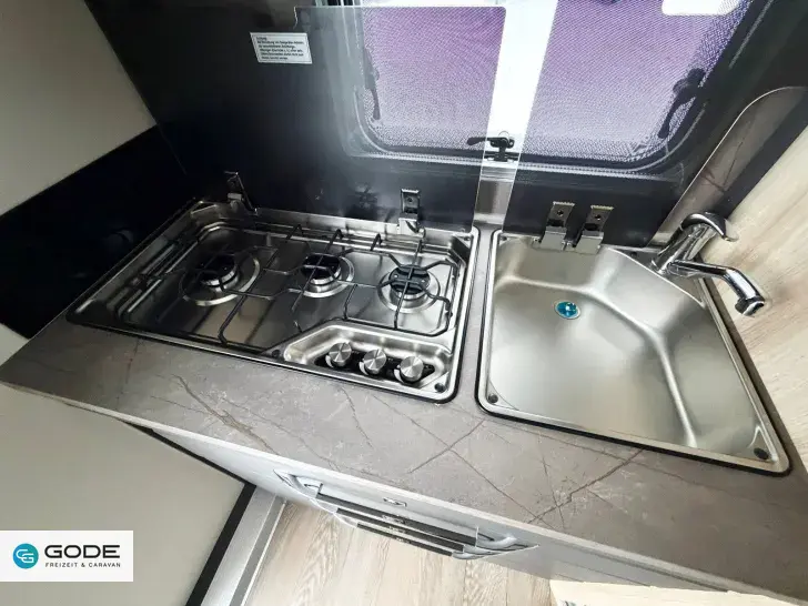 Fahrzeugbild Hobby De Luxe 460 SL/Bettverbreitung/Vorzeltsteckdose #15
