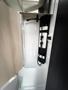 Fahrzeugbild Hobby De Luxe 460 SL/Bettverbreitung/Vorzeltsteckdose #12