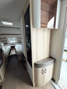 Fahrzeugbild Hobby De Luxe 460 SL/Bettverbreitung/Vorzeltsteckdose #21