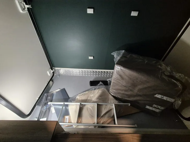 Fahrzeugbild Rimor Kilig 5 6 Gurtplätze/Automatik/4100kg/Solar #11