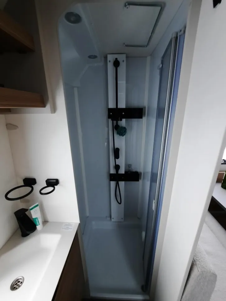 Fahrzeugbild Dethleffs Nomad 490 EST Verfüg./Sparen Sie 7.445,- € #17