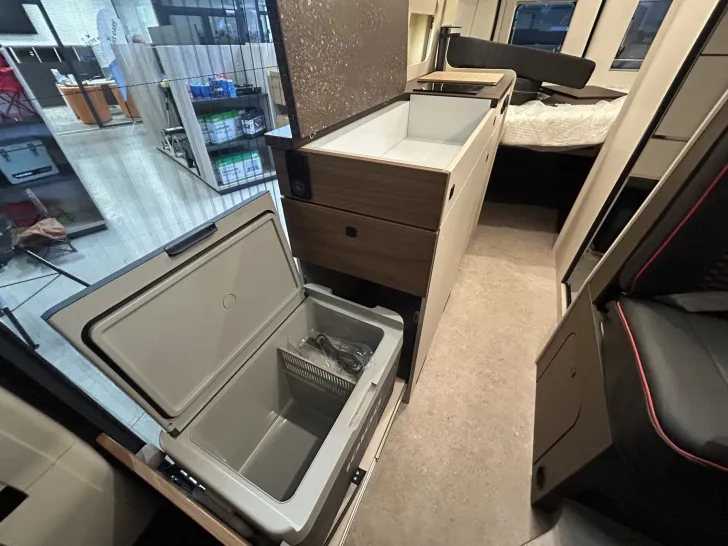 Fahrzeugbild Bürstner Papillon PC6.0 AT8G+Design/Komfort/Licht/Küchen Pack #10