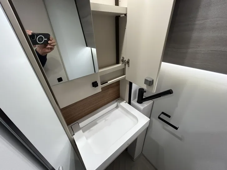 Fahrzeugbild Bürstner Papillon PC6.0 AT8G+Design/Komfort/Licht/Küchen Pack #15