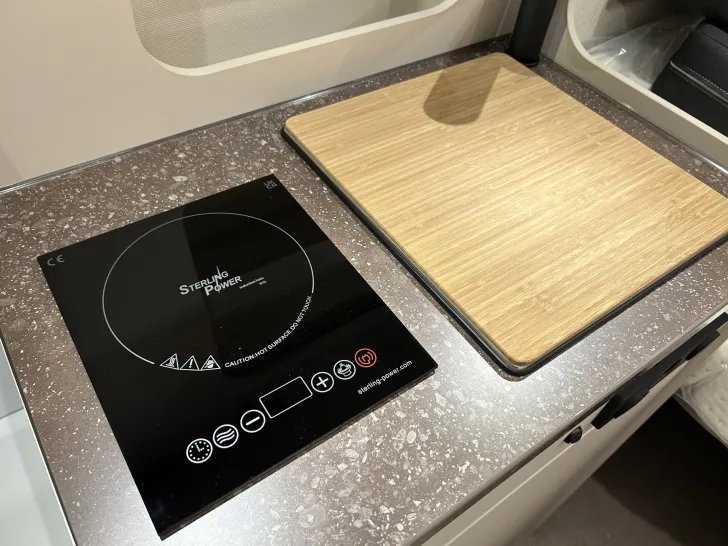 Fahrzeugbild Bürstner Papillon PC6.0 AT8G+Design/Komfort/Licht/Küchen Pack #17