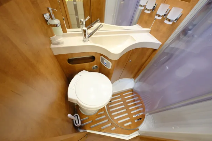 Fahrzeugbild Carthago Chic -C line I 4.8LE/Automatik/Einzelbetten+Hub. #17