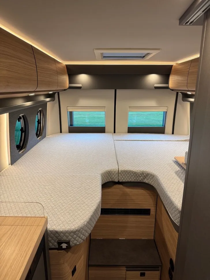 Fahrzeugbild Malibu Charming GT skyview 640 LE K #17