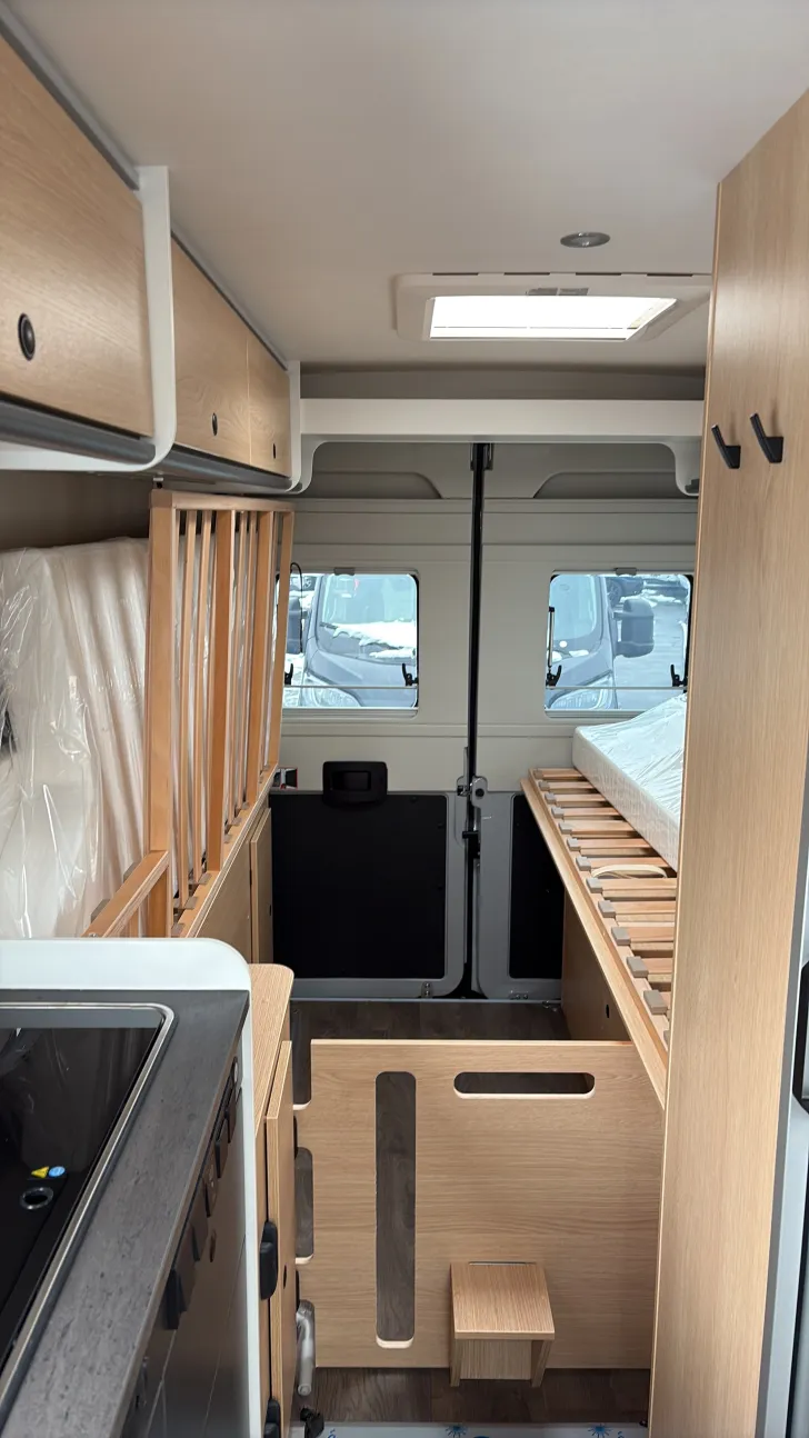Sicht vorne-hinten Sunlight Camper Van CLIFF 640 X Automatik ACC Sofort verfügbar