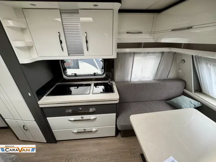 Fahrzeugbild Hobby De Luxe 495 WFB 1800 kg/Connect/Autarkvorb. #11