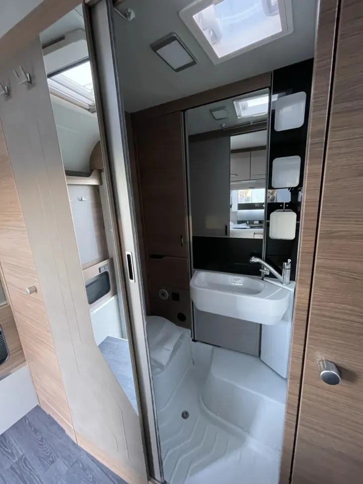 Fahrzeugbild Knaus Tourer Van 500 LT Hubbett, Dieselheizung #13