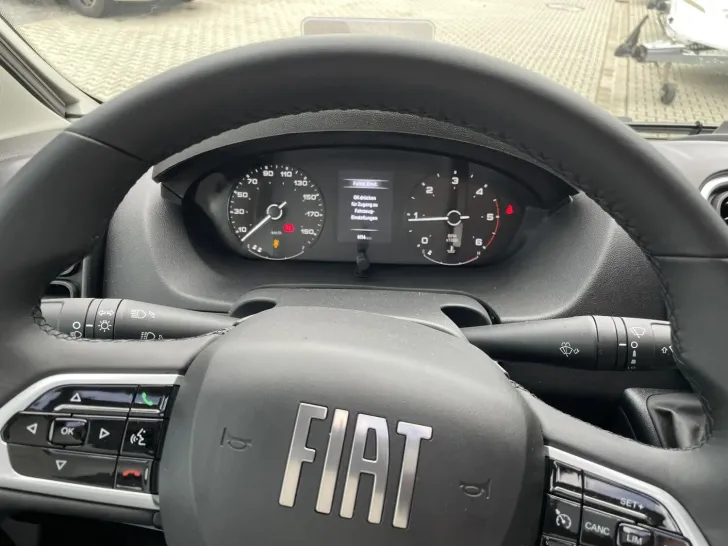 Fahrzeugbild Weinsberg CaraSuite 650 MF mit Hubbett #7