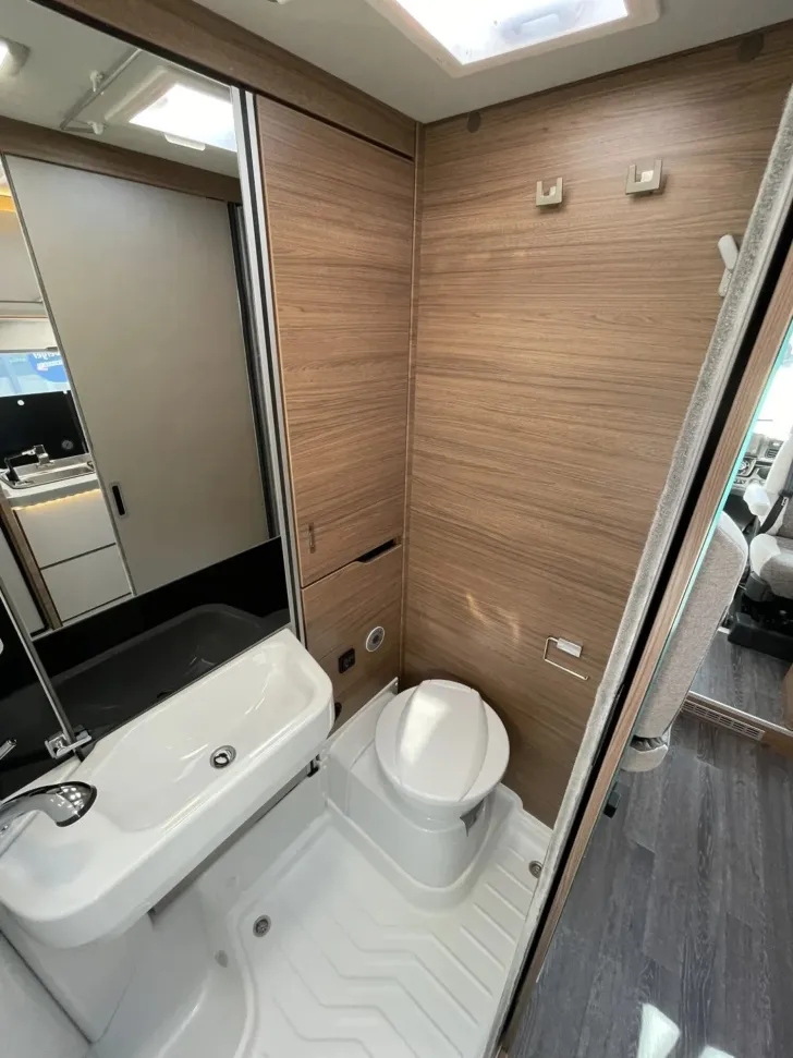 Fahrzeugbild Knaus Van i 650 MEG #20