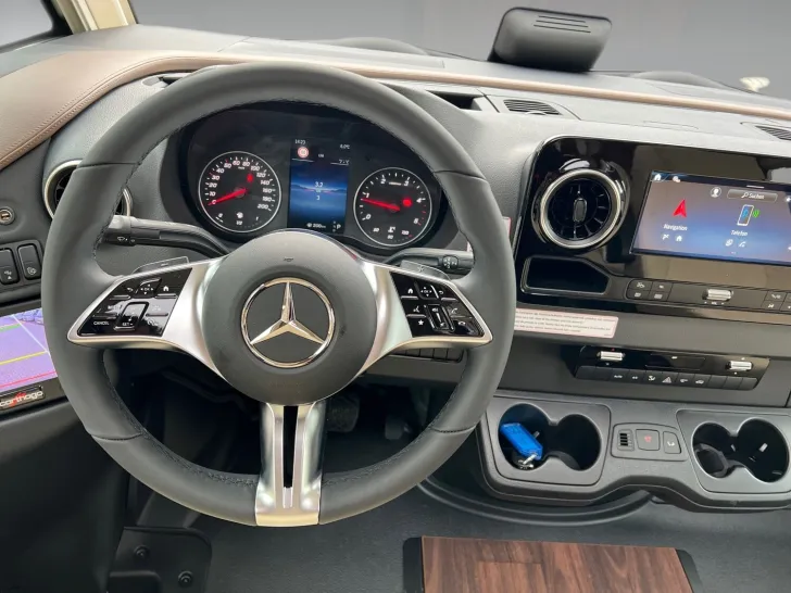 Fahrzeugbild Carthago chic e-line I 51 QB DA Mercedes (321) #10