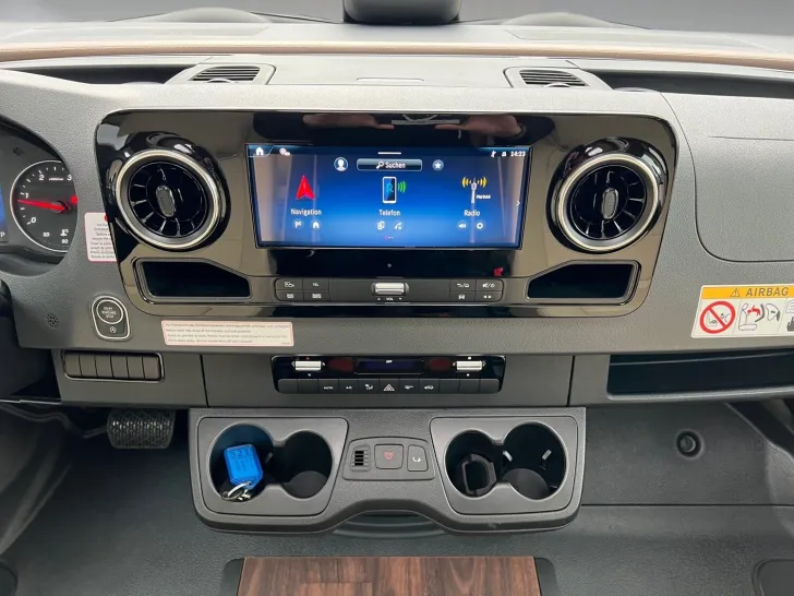 Fahrzeugbild Carthago chic e-line I 51 QB DA Mercedes (321) #11