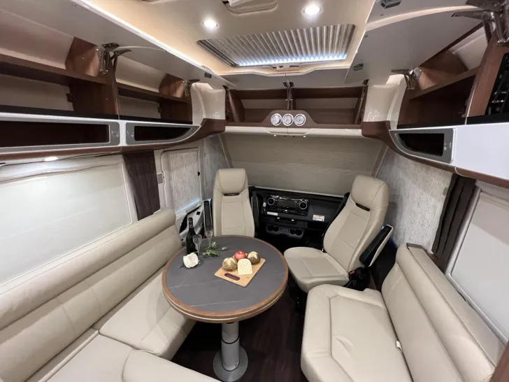 Fahrzeugbild Carthago chic e-line I 51 QB DA Mercedes (321) #14