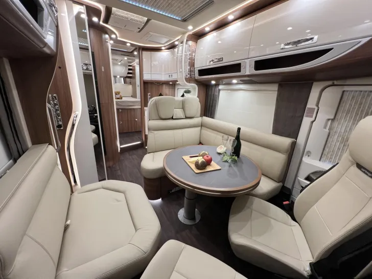 Fahrzeugbild Carthago chic e-line I 51 QB DA Mercedes (321) #17